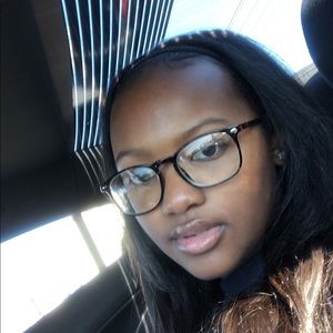 Meet your Posher, Michaela